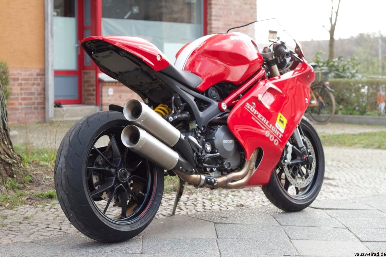 Ducati-Monster-1100-EVO-SS-063_new.jpg